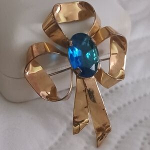 40s Sterling Bow With Blue Oval Jewel